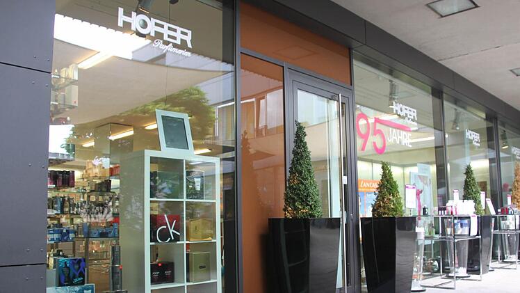 Höfer Parfümerie in Höchstadt steht vor der Schließung.  Foto: Herteux