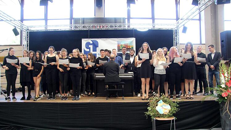 Der Schulchor Foto: Richard Sänger