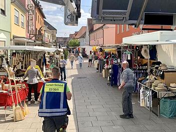 Höchstadt: Nach Behinderung der Feuerwehr - Bürgermeister kündigt Konsequenzen für Markthändler an