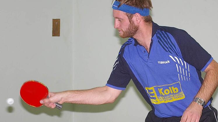 Simon Hufnagel steuerte bei den beiden Niederlagen seiner DJK Astheim in der 3. Bezirksliga Ost Herren am Wochenende zwei Einzel- und einen Doppelsieg bei. Foto: Krumpholz