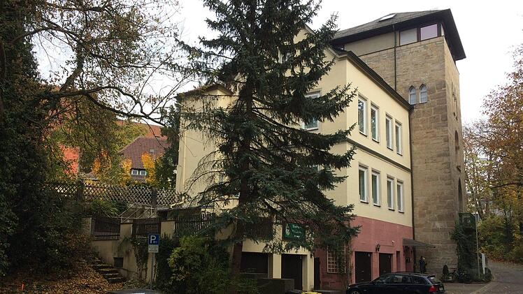 Ganz rechts ist der Bärentrum zu erkennen. Der Eigentümer der Pension würde gern einen weiteren Anbau links von dem Ensemble errichten. Nun schlägt die Grünen-Stadtratsfraktion vor, die Stadt solle die Liegenschaft kaufen. Foto: CT-Archiv