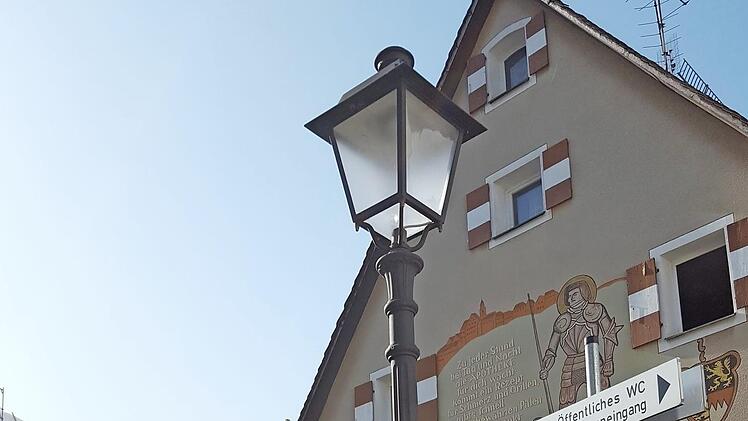 Eine der 60 Straßenleuchten in Gräfenberg Foto: Petra Malbrich