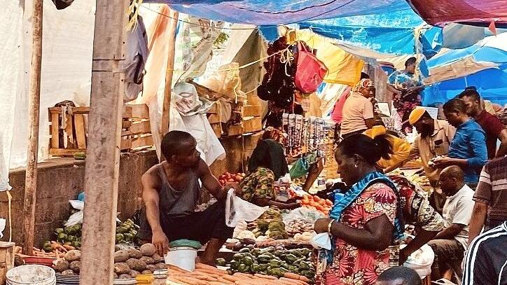 Pulsierendes Leben auf dem Markt: Alles, was gehandelt werden kann, wird verkauft.