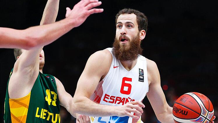 Sergio Rodriguez zieht zum Korb. Der Aufbauspieler wurde in die All-Star-Five des Turniers gewählt. Foto: Voan Valat