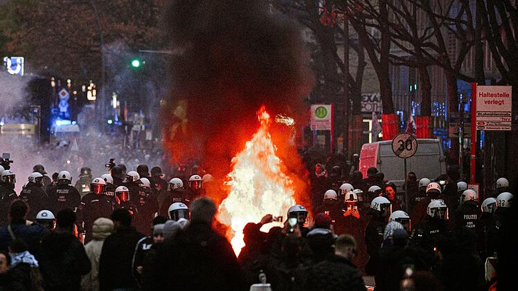 "Gen-Z-Proteste" am Samstag: Ausschreitungen in mehreren St&auml;dten