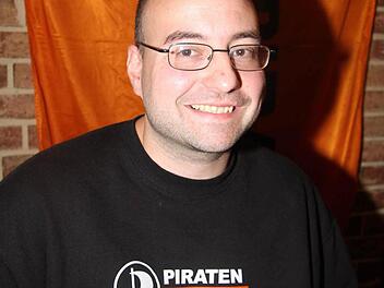 Stefan Bassing möchte den Bezirkstag entern.  Fotos: gst