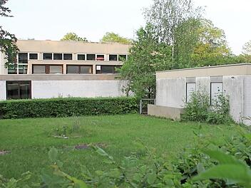 Die Turnhalle ist vom Zahn der Zeit gezeichnet: Sie wird abgerissen und durch einen Neubau ersetzt. Foto: Ralf Kestel