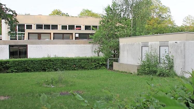 Die Turnhalle ist vom Zahn der Zeit gezeichnet: Sie wird abgerissen und durch einen Neubau ersetzt. Foto: Ralf Kestel