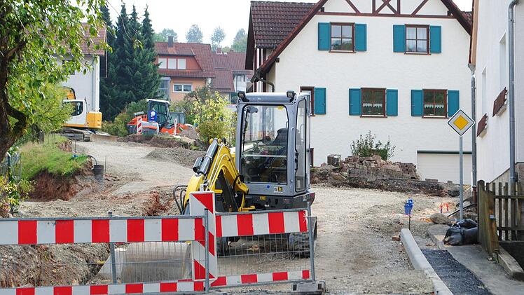 Sehr unzufrieden zeigten sich die Räte über den Fortschritt der Baustelle Gerodaer Straße. Ein überforderter Bautrupp und eine mangelnde Betreuung durch das Planungsbüro ließ die Räte ungewöhnlich laut werden. Foto: Evelyn Schneider