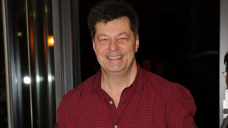 Auch Uwe Treyse packte mit an.Desombre