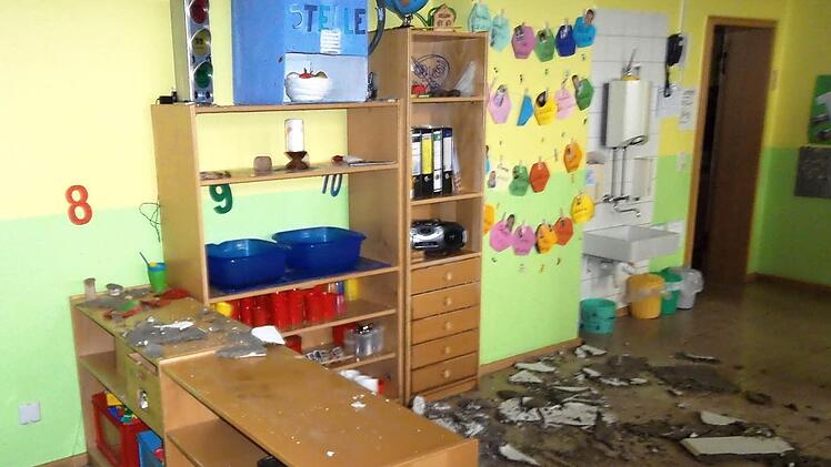 Land unter im Kindergarten Kothen: Im November gab es einen Wasserschaden. Die Sanierung steht als erstes Projekt in 2013 an. Foto: blm