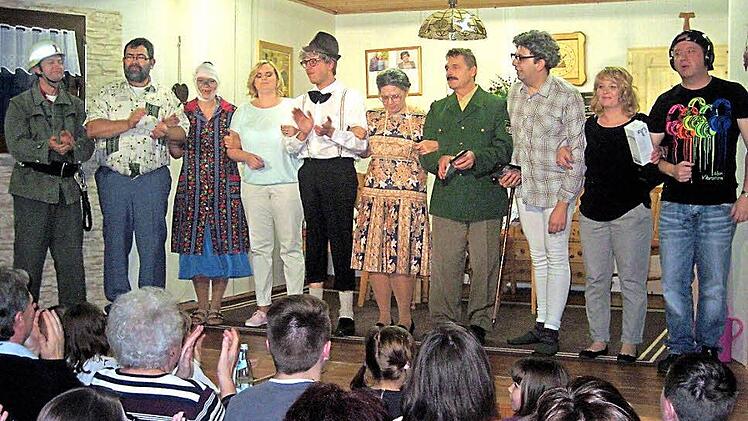 Die "Rentnergang" sorgte für ein volles Haus und gute Laune. Foto: Paul Hader