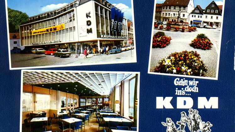 Schick und modern präsentierte sich das Kaufhaus der Mitte (KDM) auf einer eigens zur Eröffnung im März 1968 gedruckten Ansichtskarte. Foto: Stadtarchiv Kulmbach