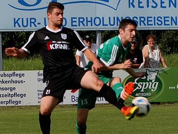 Kevin Steinmann (links)  ist im Aufbautraining, ob er in Hof im Kader des FC Sand stehen wird, entscheidet sich kurzfristig.