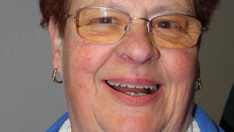 Gisela Leitsch hat die Saale-Zeitung von ihrer Mutter übernommen. Nun liest auch ihre eigene Tochter.