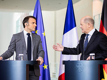 Kanzler Scholz und Frankreichs Präsident Macron