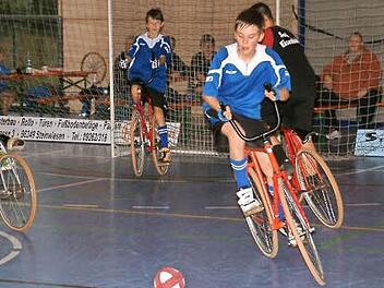 David Holzmann (im Tor) und Tobias Kuhnlein (rechts) vom RVC Steinwiesen verpassten am letzten Spieltag den Sprung auf den Thron, wurden aber immerhin Vizemeister.  Foto: Hans Franz