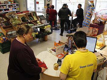 Blick in "Unner Lädla", das seit über sechs Jahren in Grafengehaig die Nahversorgung sicherstellt. Foto: BR-Archiv