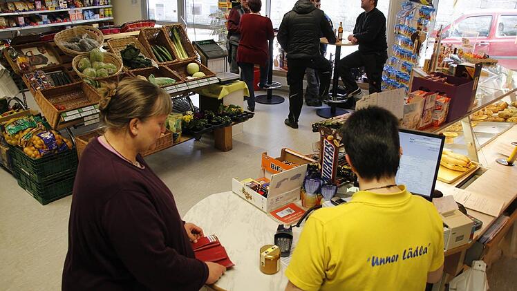 Blick in "Unner Lädla", das seit über sechs Jahren in Grafengehaig die Nahversorgung sicherstellt. Foto: BR-Archiv