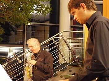 Juri Smirnov (links) mit Sopransaxophon und Ivan Ivanchenko zauberten weiche Melodiebögen. Foto:  Lindner