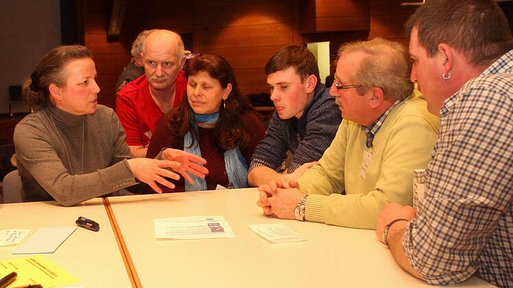 Jägerin Jutta Reichelt, Baunach (links) teilte ihre bisherigen Erfahrungen mit der Jagd auf Wildgänsen mit.