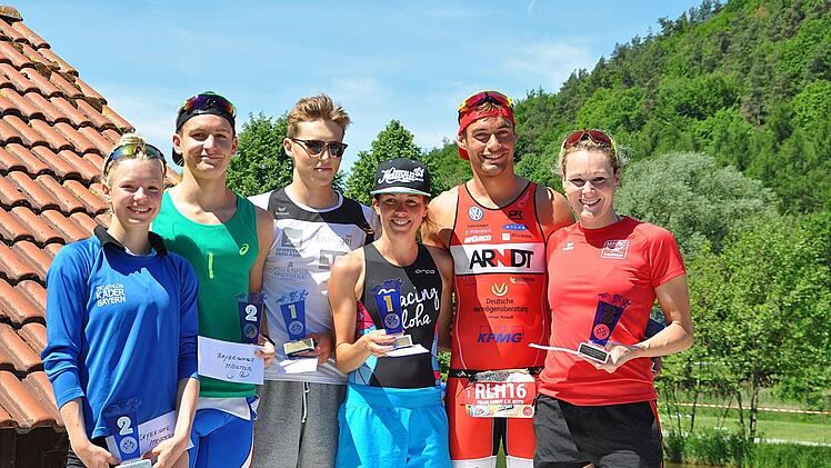 Die bayerischen Meister im Sprint von links: Michelle Braun (2. Damen), Frederic Funk(2. Herren), Tamara Haitz(1. Damen), Niklas Hirmke (1. Herren) Felix Weiss (3. Herren) Janina Lorenz(3. Damen)