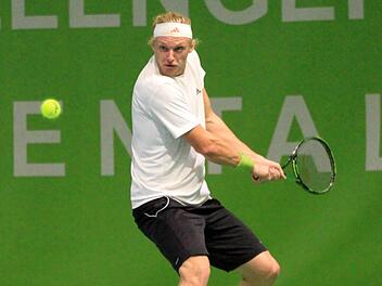 Erfolgreich durch die Qualifikations-"Mühle": Der Nürnberger Robin Kern steht nach dem dritten Erfolg seit Samstag im Hauptfeld des Eckentaler Tennisturniers. Foto: Bertram Wagner