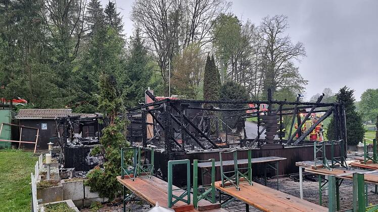 Lichtenfels: Vereinsheim brennt komplett ab - "Wir sind schockiert"