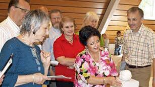 Familienzentrum am Schützenplatz: Samstag, 10 bis 16 Uhr: Künstlerpuppen-Ausstellung zum "Max-Oscar-Arnold-Kunstpreis"Samstag, 10 bis 17 Uhr: Ausstellung des Verbandes europäischer Puppenkünstler.