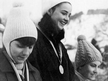 Schon als 16-Jährige stand Martina Stauch als Siegerin im alpinen Skisport ganz oben auf dem Podest (Mitte) und wurde DDR-Meisterin in der Alpinen Kombination. Foto: privat