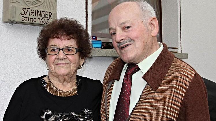 Das Jubelpaar Emma und Hans Saxinger. Foto: Helmut Will