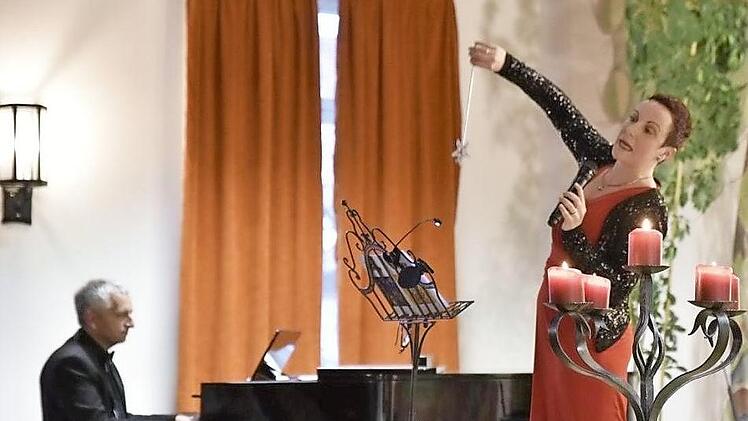 Anja Gutgesell und Klaus Feldner gestalteten das Konzert.  Foto: sn