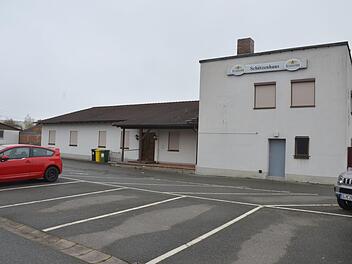 Das alte Schützenhaus in Dörfles-Esbach: Das Gebäude gehört bereits der Gemeinde. Es gibt Pläne für eine neue Nutzung. Foto: Rainer Lutz