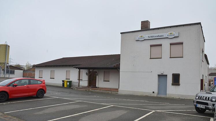 Das alte Schützenhaus in Dörfles-Esbach: Das Gebäude gehört bereits der Gemeinde. Es gibt Pläne für eine neue Nutzung. Foto: Rainer Lutz