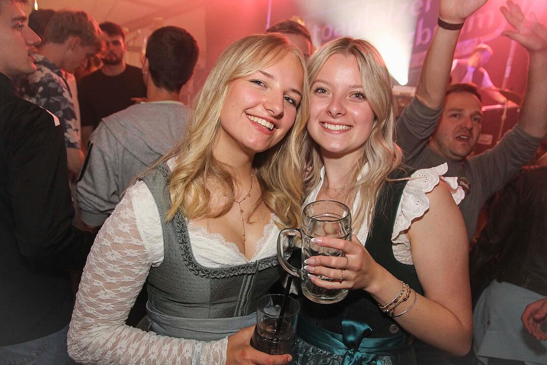 Gro&szlig;losnitz feiert!