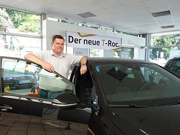 Verkaufsberater Markus Ertel vom VW-Autohaus Hartmann in GräfenbergPetra Malbrich