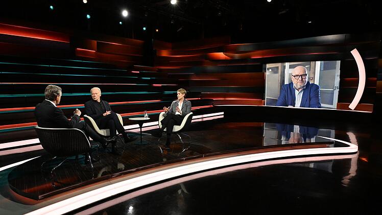 Markus Lanz diskutierte am Mittwochabend mit Gr&uuml;nen-Politiker J&uuml;rgen Trittin (zweiter von links), Politikwissenschaftlerin Jana Puglierin (zweite von rechts) und ZDF-Korrespondent Ulf R&ouml;ller (rechts).