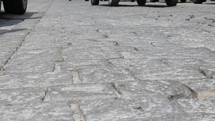 Die Fahrbahn der Schwedenstraße in Kronach wird saniert. Foto: Marco Meißner