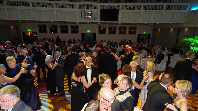 Die Ballnacht der Serviceclubs ist ein gesellschaftliches Ereignis in Kulmbach. Er findet am 17. M&auml;rz in der Dr.-Stammberger-Halle statt. Wunner