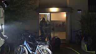 Bamberg: Brand in Mehrfamilienhaus - Feuerwehr findet leblosen Bewohner