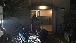 Bamberg: Brand in Mehrfamilienhaus - Feuerwehr findet leblosen Bewohner