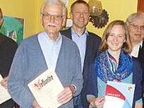 Ehrungen anlässlich der Hauptversammlung des Musikvereines Stadt Rödental (von links): Walter Wegner, Ralph Blümig, Franz Kirchner, Marco Steiner, Lena Wegener, Ronald Friedrich, Tim Eller, Tobias Jäger  Foto: Doris Weidner