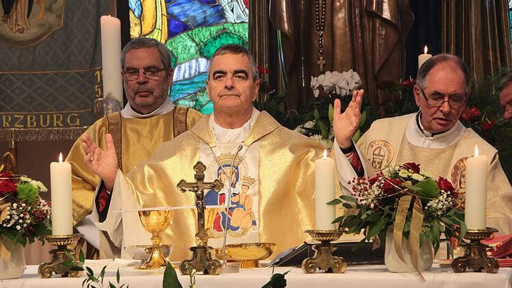 Festgottesdienst in der Begegnungsstätte Heroldsbach.  Josef Hofbauer