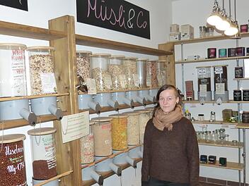 Theres Gerischer ist mit der ersten Zwischenbilanz ihres Unverpackt-Ladens in Bamberg sehr zufrieden. Fotos: Julian Megerle