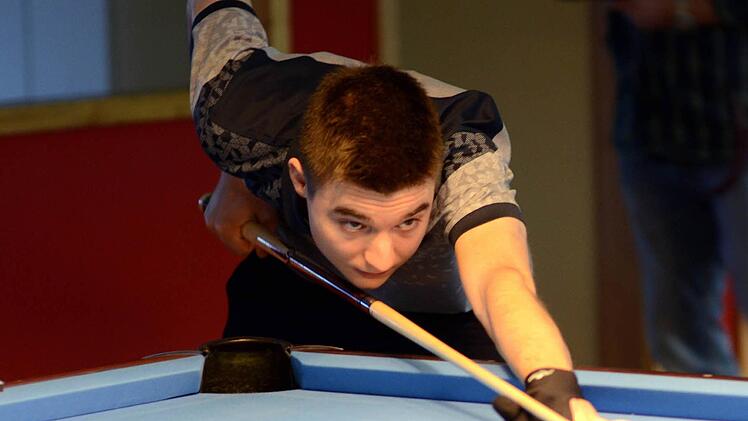 Maximilian Lorenz vom SSC Fürth besiegte den Herzogenauracher Lukas Gruhn mit 7:1, hatte aber gegen Bernd Jahnke (1:7) oder Bernd Hauenstein (3:7) keine Chance.