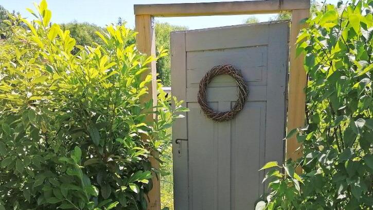 Anl&auml;sslich des 125. Jubil&auml;ums gibt es in Neundorf am Sonntag, 14. Juli, in neun ausgesuchten G&auml;rten einen "Tag der offenen Gartent&uuml;r".  Fotos: Obst- und Gartenbauverein Neundorf