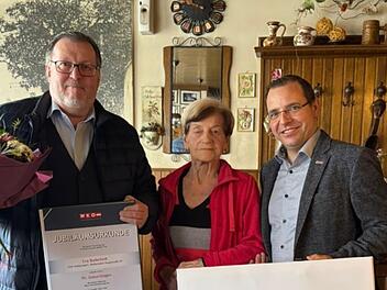 95-j&auml;hrige Gastwirtin will einfach nicht aufh&ouml;ren - "unerm&uuml;dlich"