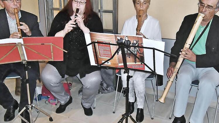 Seit 30 Jahren begeistert Flauto Rondo mit Musik der Renaissance sein Publikum. Zur Instrumentalgruppe geh&ouml;ren (von links) Edwin Jungkunz, Valentina Backert, Pia Welscher und Hans Ehm.  Foto: Bernd Kleinert
