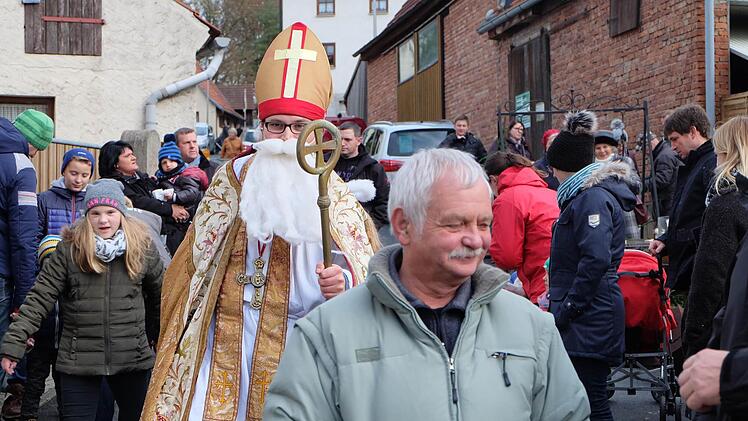 Impressionen von der Thundorfer Dorfweihnacht. Foto: Philipp Bauernschubert