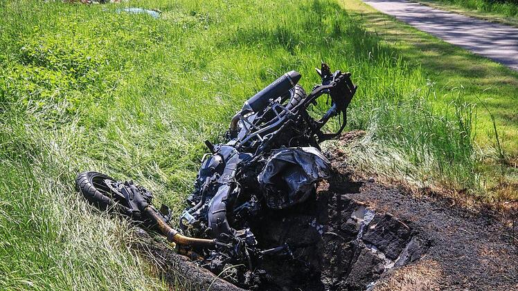 Die B26  war am Samstag bei Ro&szlig;stadt im  unterfr&auml;nkischen Landkreis  Ha&szlig;berge f&uuml;r mehrere Stunden komplett gesperrt. Grund war ein t&ouml;dlicher Motorradunfall. Symbolbild, Foto: NEWS5 / Merzbach